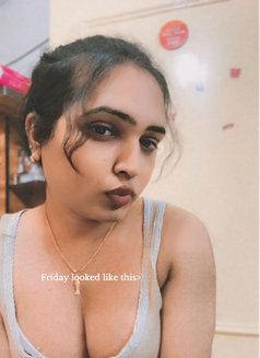 Esha - Transsexual escort in Hyderabad Photo 7 of 8