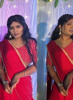 Esha - Acompañantes transexual in Hyderabad Photo 1 of 2