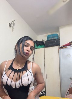 Esha - Acompañantes transexual in Pune Photo 2 of 7