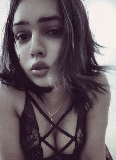 Esha - Acompañantes transexual in Pune Photo 3 of 7