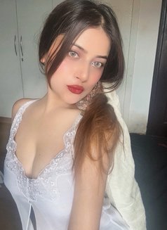 Esha Indian Model - escort in Abu Dhabi Photo 3 of 4