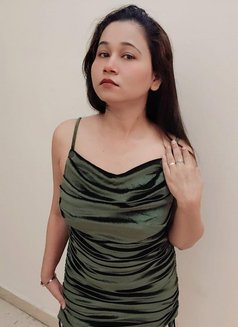 Esha Indian Model - escort in Al Manama Photo 1 of 3