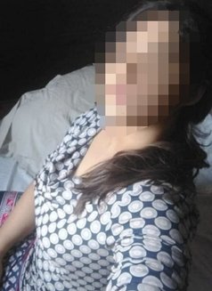 Esha Khan - escort in Mumbai Photo 4 of 5