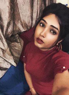 Esha Shemale - Acompañantes transexual in Hyderabad Photo 1 of 2
