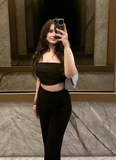 Esha Patel - escort in Mumbai Photo 3 of 4