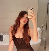 Esha Vip Companion - puta in Dubai