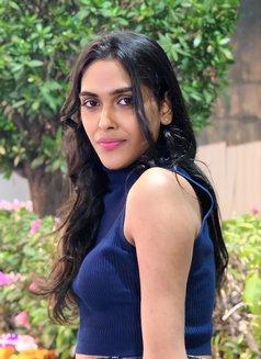 Eshaa - Transsexual escort in Hyderabad Photo 3 of 7
