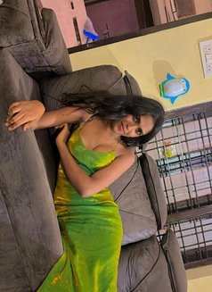 Eshaa - Transsexual escort in Hyderabad Photo 4 of 4