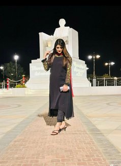 Eshaa Mehra - puta in Dubai Photo 2 of 2