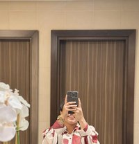 Eshani - escort in Colombo