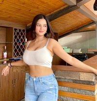 Eshika ***Professional - escort in Kochi