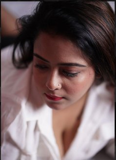 Eshita Vip Escort - puta in Visakhapatnam Photo 5 of 6