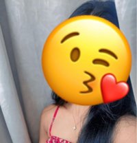 Esini - escort in Colombo