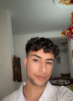 Eslam - Male escort in Riyadh Photo 1 of 3
