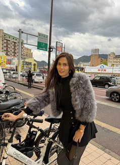 Esme GFE - escort in Makati City Photo 8 of 17