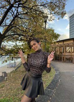 Esme GFE - escort in Makati City Photo 10 of 17