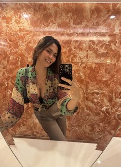 Esme GFE - escort in Makati City Photo 15 of 17