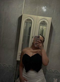 Esraa - puta in Cairo Photo 4 of 4