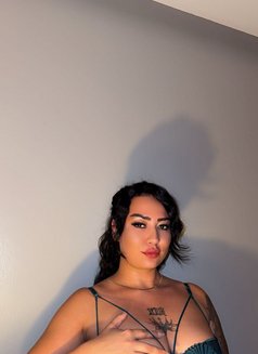 Esraaa - escort in Riyadh Photo 2 of 4