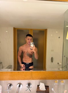 Est - masseur in Phuket Photo 7 of 10