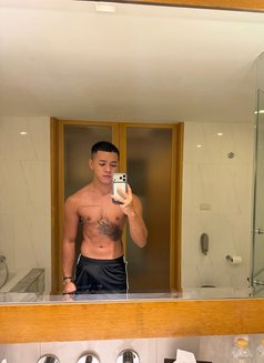 Est - masseur in Phuket Photo 1 of 10