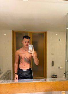 Est - masseur in Phuket Photo 3 of 10