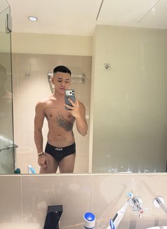 Est - masseur in Phuket Photo 9 of 10