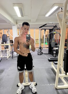 Est - masseur in Bangkok Photo 1 of 10