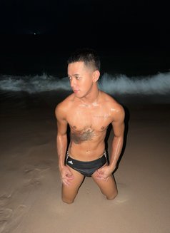 Est - masseur in Bangkok Photo 3 of 10