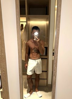 Est - masseur in Phuket Photo 9 of 9