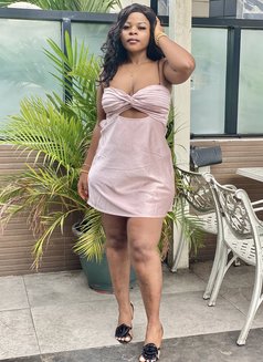 Estacy - masseuse in Lagos, Nigeria Photo 4 of 5