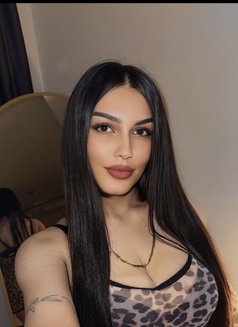 Ester - escort in Riyadh Photo 3 of 6