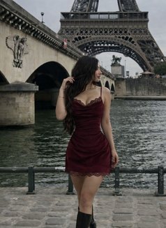 Ester - escort in Riyadh Photo 1 of 6