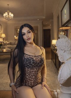 Ester - escort in Riyadh Photo 3 of 6