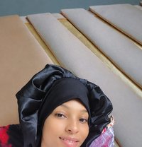 Ester Wayne - puta in Muscat
