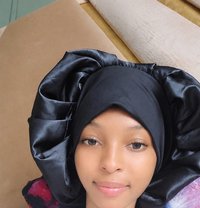 Ester Wayne - puta in Muscat