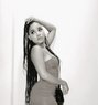 Sally - puta in Hyderabad Photo 1 of 1