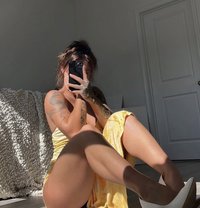 Esther - escort in Tokyo