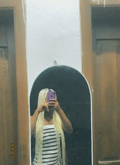 Esther Gold - puta in Lagos, Nigeria Photo 1 of 2