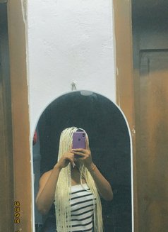 Esther Gold - puta in Lagos, Nigeria Photo 2 of 2