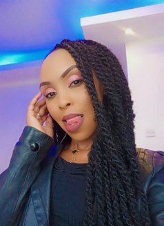 Esther - puta in Nairobi Photo 8 of 8