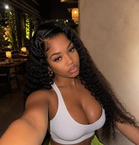 Esther - escort in Shanghai