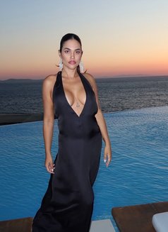 Estrella - escort in Doha Photo 6 of 7