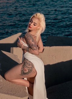 Estrella - escort in Barcelona Photo 1 of 7