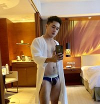 Ethan - Male escort in Makati City