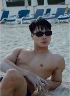 Ethan - masseur in Dubai Photo 4 of 5