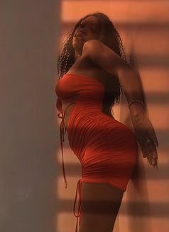 Eubrie - puta in Dubai Photo 3 of 4