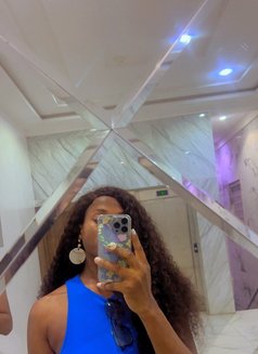 Eucharia - Intérprete de adultos in Lagos, Nigeria Photo 5 of 6