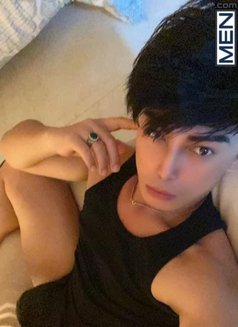 Euhan Dubai “ Femboy” - Acompañantes transexual in Dubai Photo 1 of 10