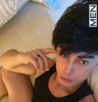 Euhan Dubai “ Femboy” - Acompañantes transexual in Dubai